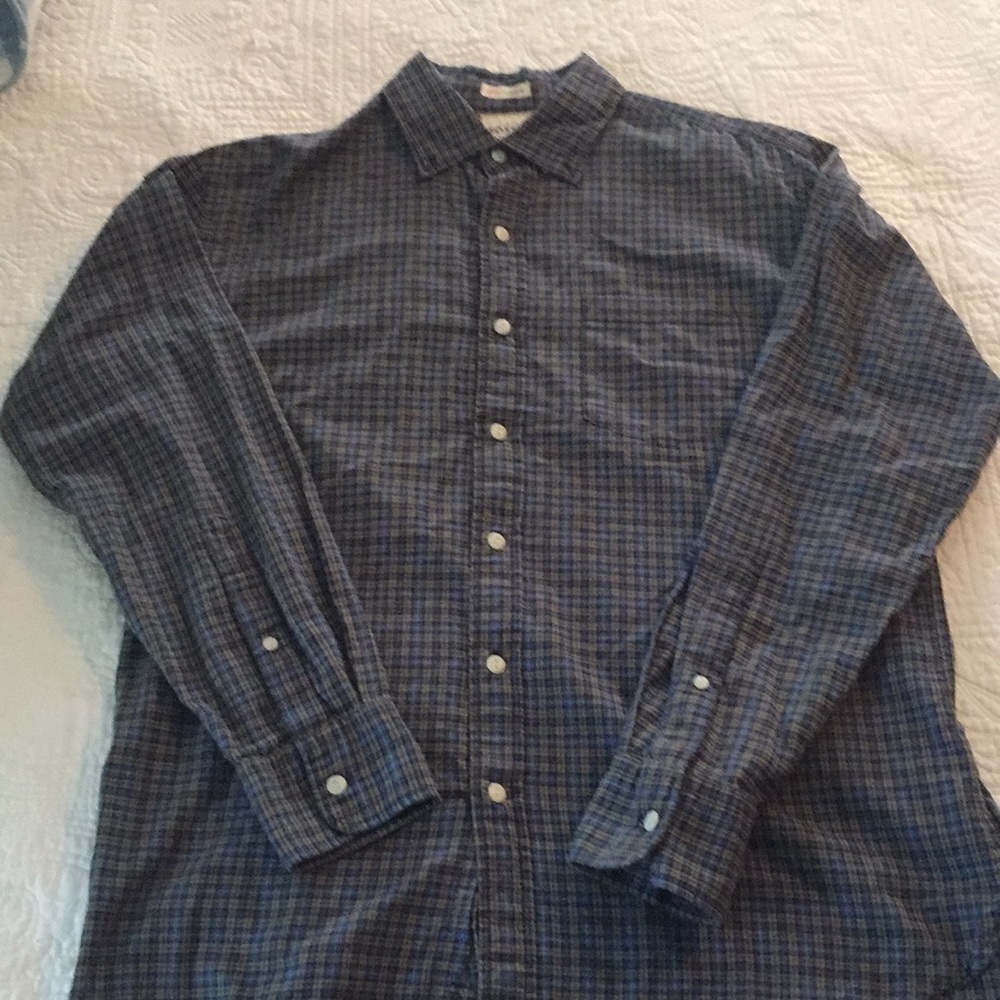 Men’s plaid shirt